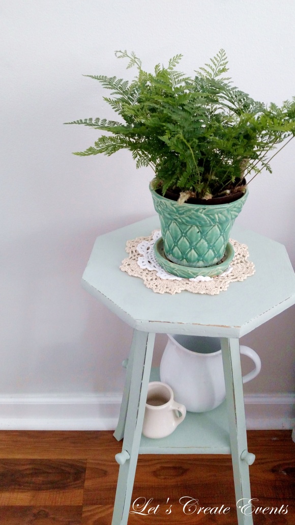 a-cute-little-plant-stand014