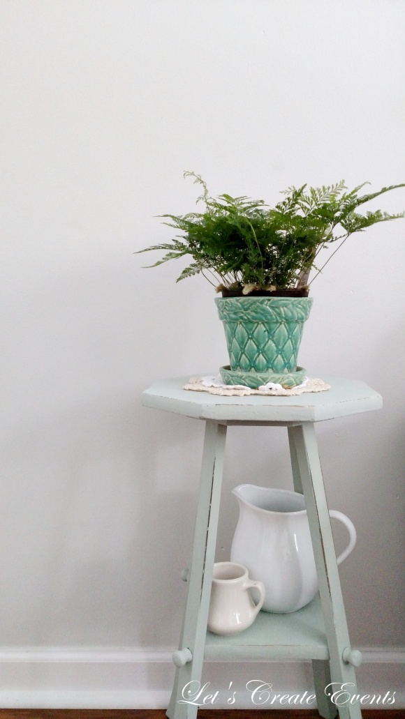 a-cute-little-plant-stand016